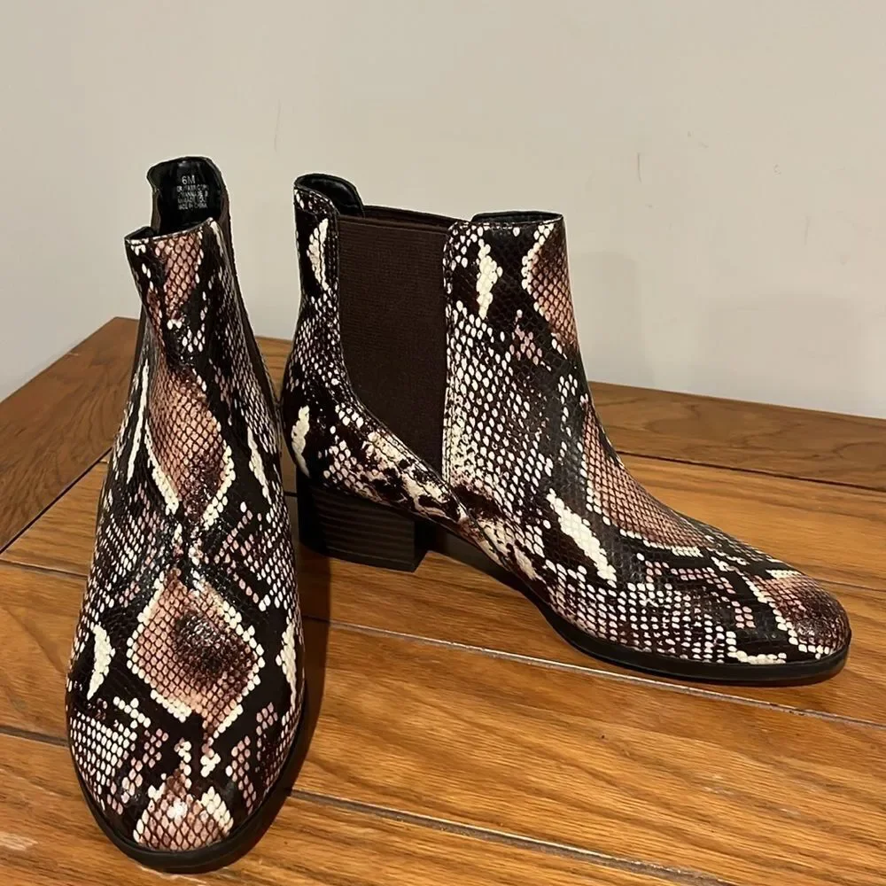 Alex Marie Leather Snake Print Boots Size 6.